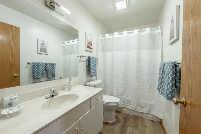 $425,000 | 406 Bay Hill Drive, Madison, WI 53717