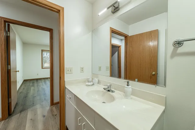 $425,000 | 406 Bay Hill Drive, Madison, WI 53717