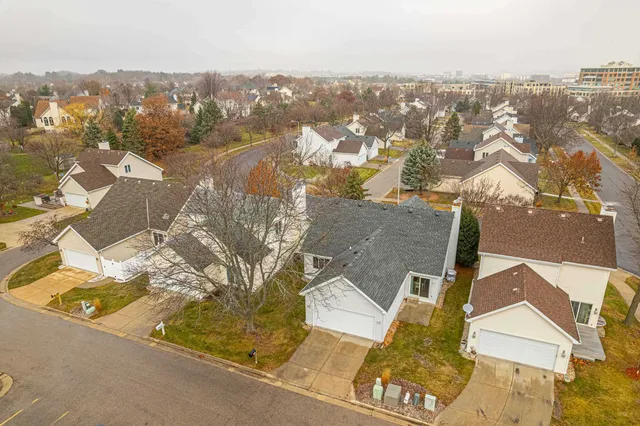 $425,000 | 406 Bay Hill Drive, Madison, WI 53717