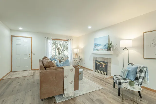 $425,000 | 406 Bay Hill Drive, Madison, WI 53717