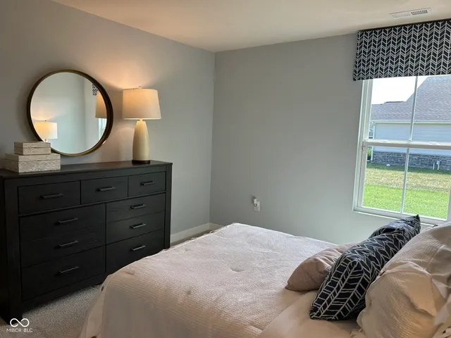 $2,400 | 982 Independence Drive, Edinburgh, IN 46124