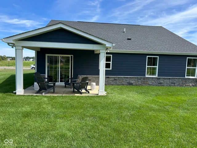 $2,400 | 982 Independence Drive, Edinburgh, IN 46124