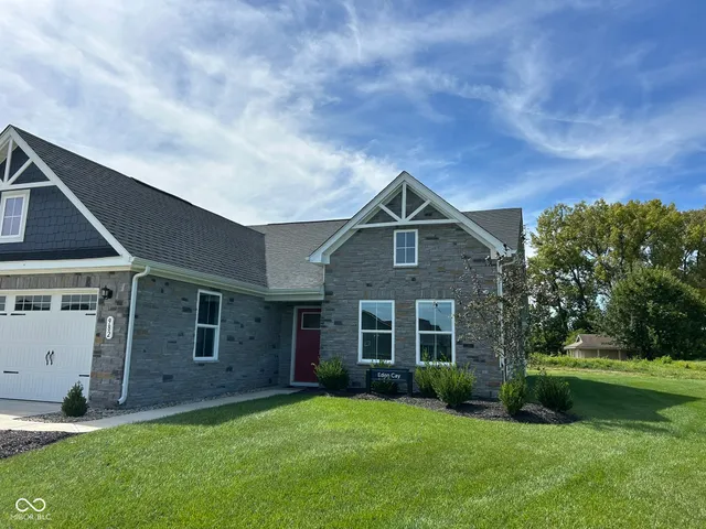$2,400 | 982 Independence Drive, Edinburgh, IN 46124