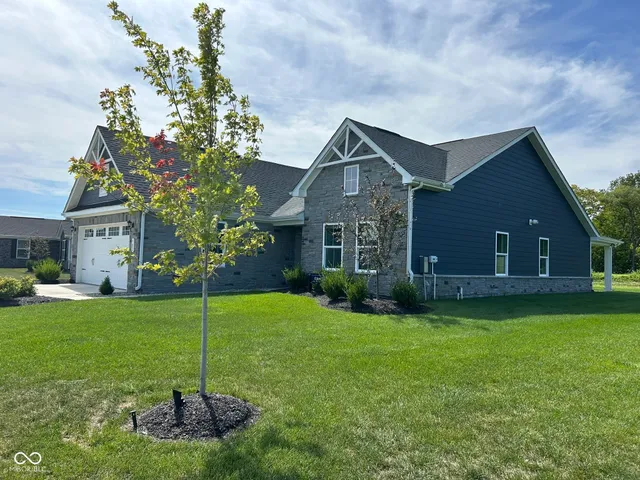 $2,400 | 982 Independence Drive, Edinburgh, IN 46124