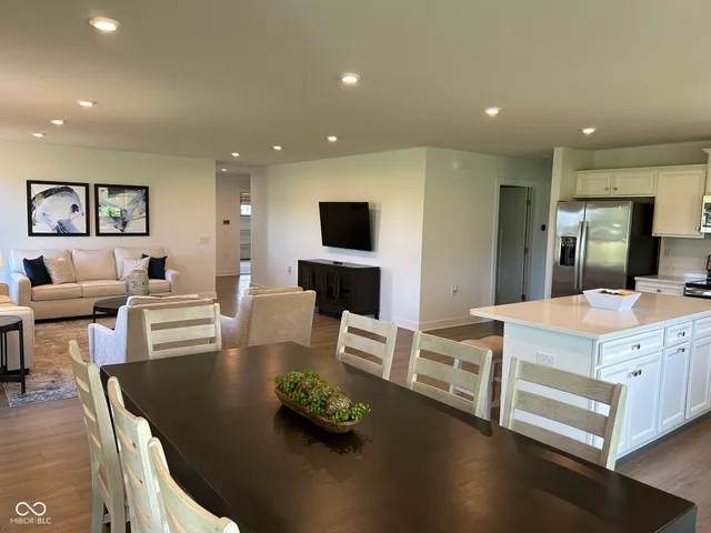 $2,400 | 982 Independence Drive, Edinburgh, IN 46124