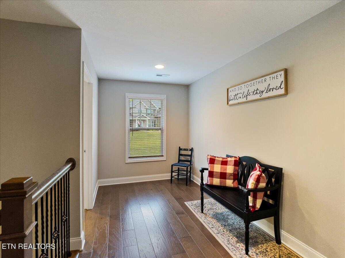 107 Mistletoeberry Road Oak Ridge, TN 37830 - Photo 24 of 60 33-Landing (1)