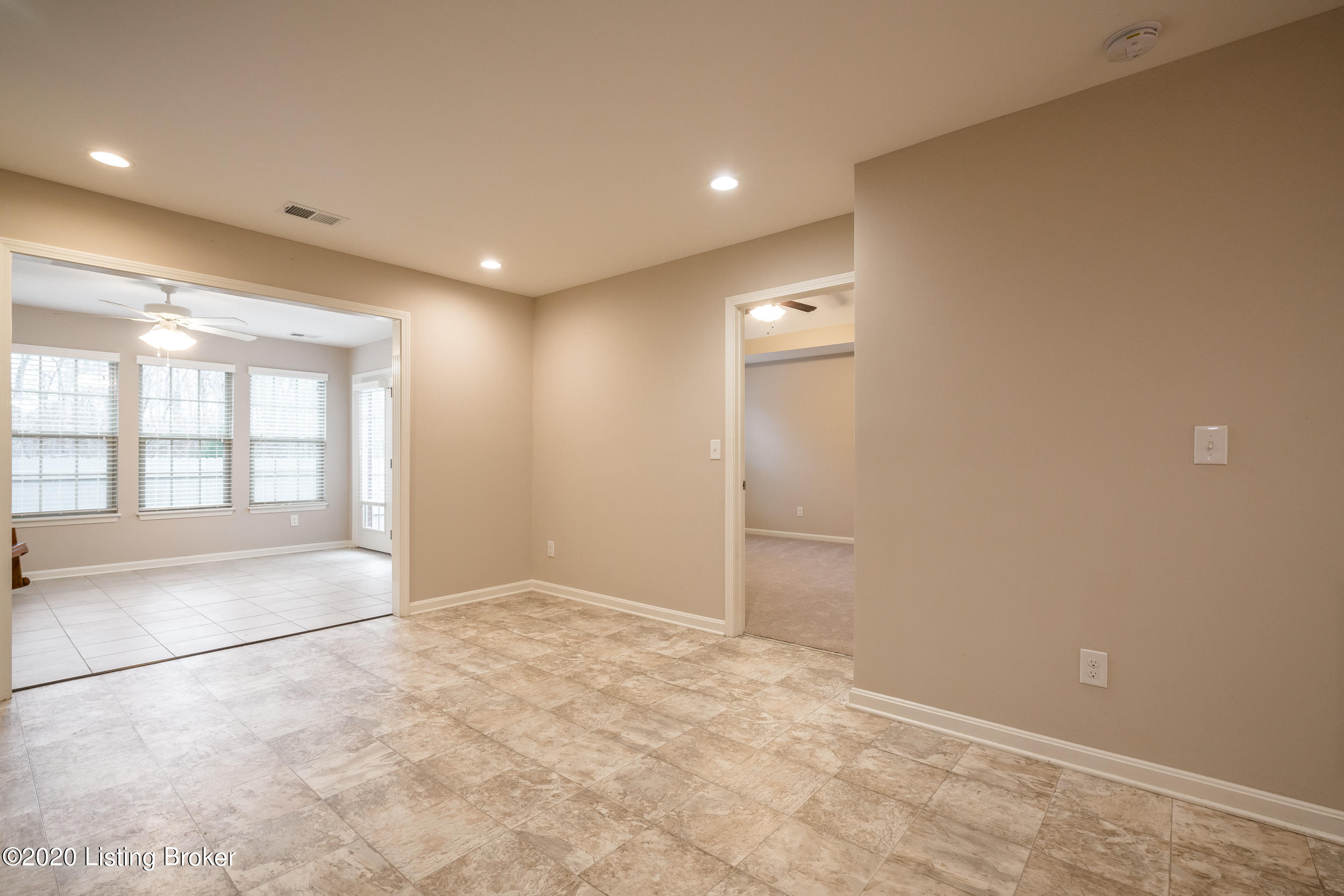 6553 Renate Road Louisville, KY 40291 - Photo 13 of 33 6553 Renate Road-21