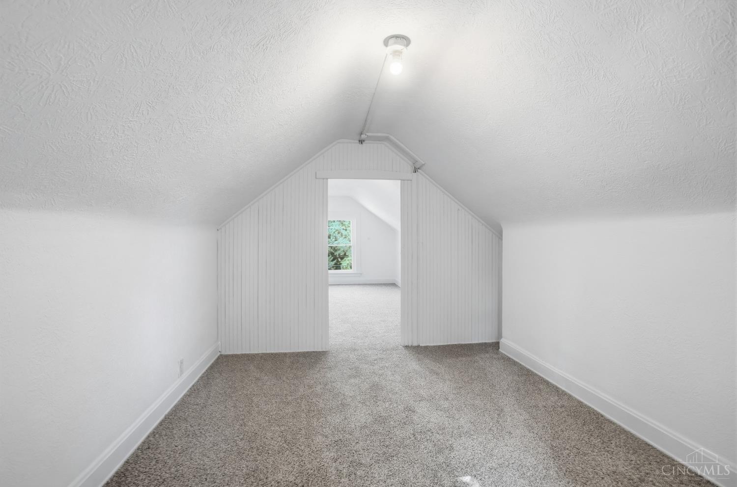 4308 Smith Road Cincinnati, OH 45212 - Photo 34 of 43