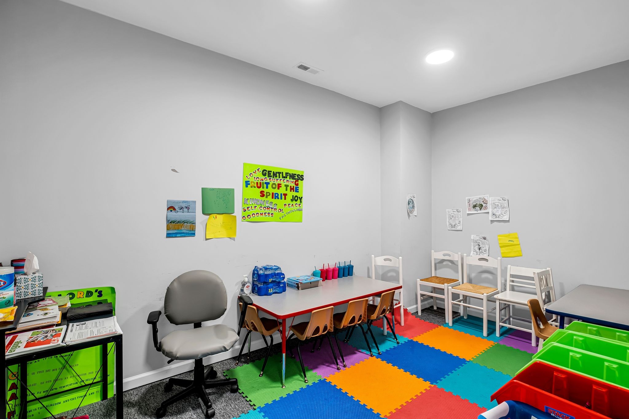 1213 West Gaines Street Lawrenceburg, TN 38464 - Photo 12 of 14 a living room with furniture and a dining area