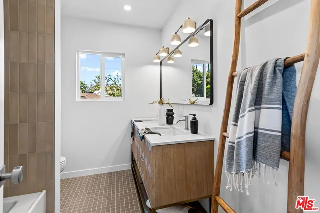 $2,250,000 | 3622 Tilden Avenue, Los Angeles, CA 90034