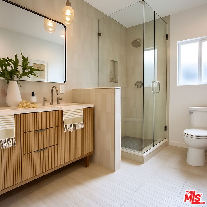 3622 Tilden Avenue Los Angeles, CA 90034 - Photo 7 of 10