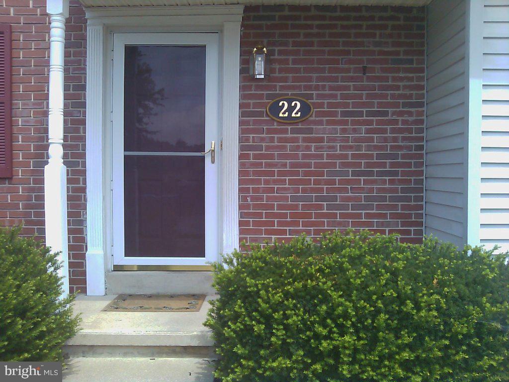 22 Winding Way Lititz, PA 17543 - Photo 2 of 12