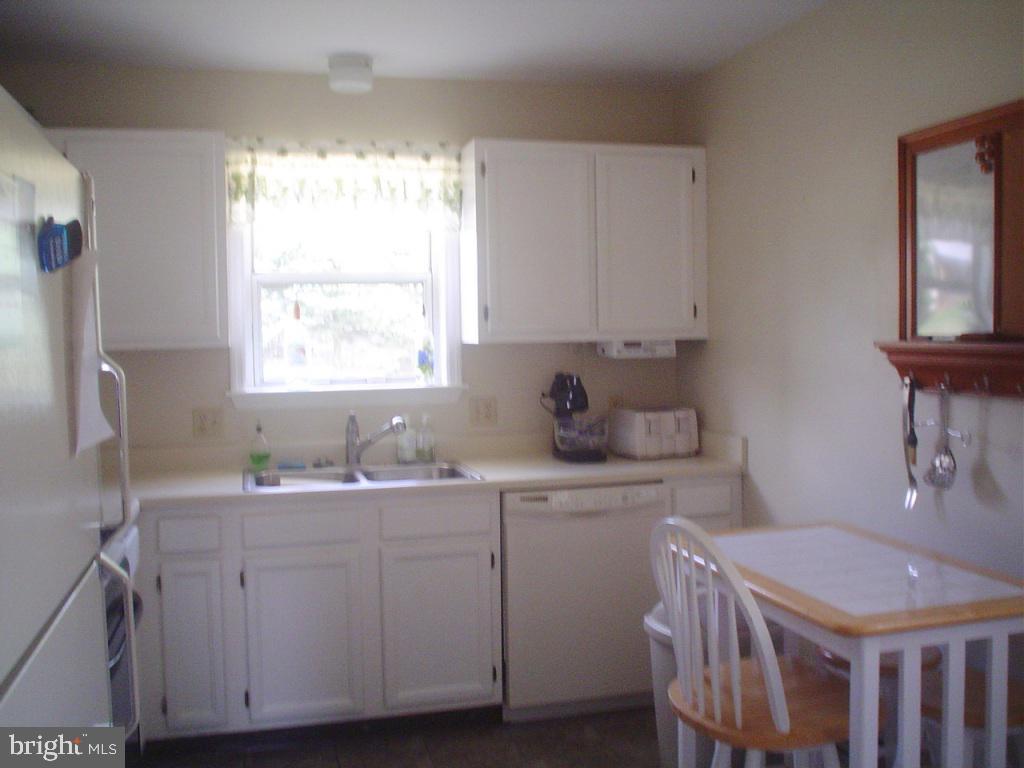 22 Winding Way Lititz, PA 17543 - Photo 5 of 12