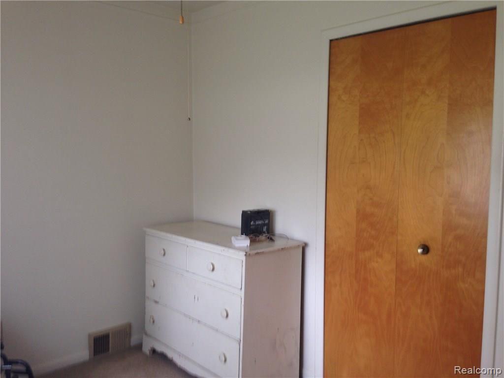 23800 Inkster Road New Boston, MI 48164 - Photo 8 of 28 image.jpg