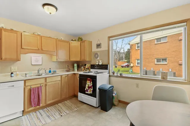 $1,168,000 | 426 Rushmore Lane, Madison, WI 53711