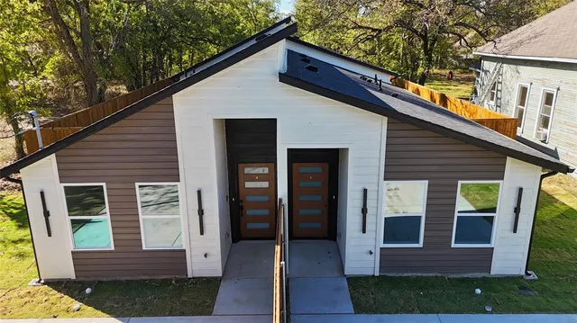 $359,900 | 1509 Locust Street, Commerce, TX 75428