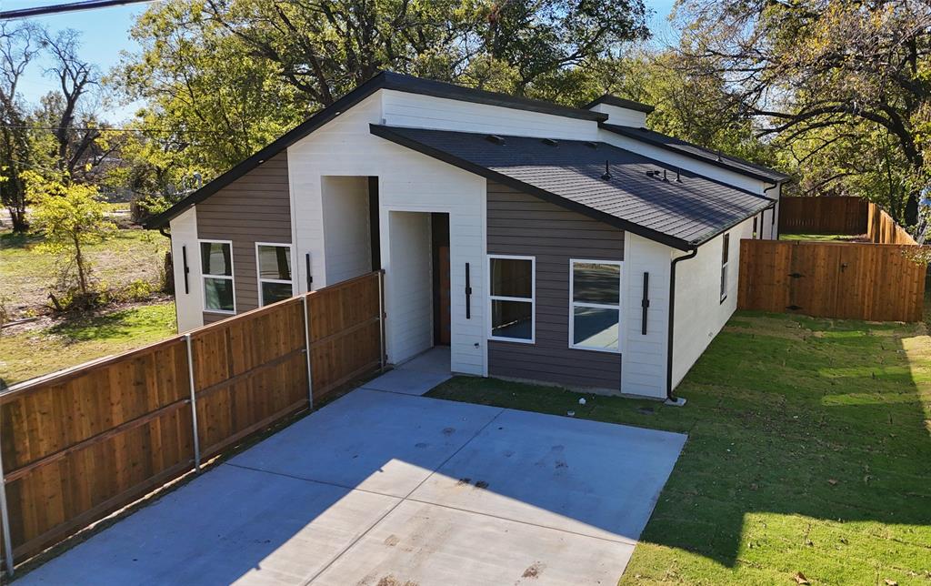 1509 Locust Street Commerce, TX 75428 - Photo 3 of 38