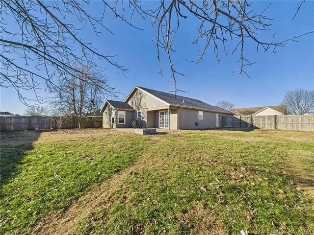 $290,000 | 1405 West 7th St Terrace, Knob Noster, MO 65336