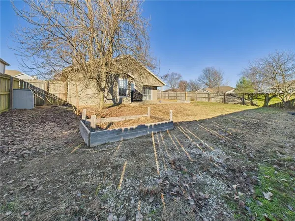 $279,500 | 1405 West 7th St Terrace, Knob Noster, MO 65336