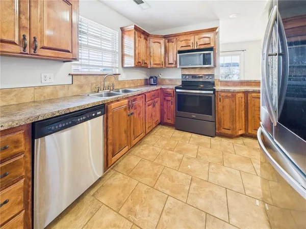 $279,500 | 1405 West 7th St Terrace, Knob Noster, MO 65336