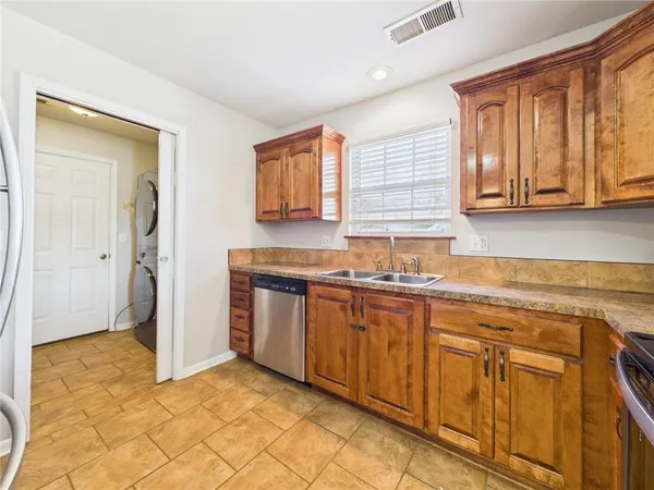 $279,500 | 1405 West 7th St Terrace, Knob Noster, MO 65336