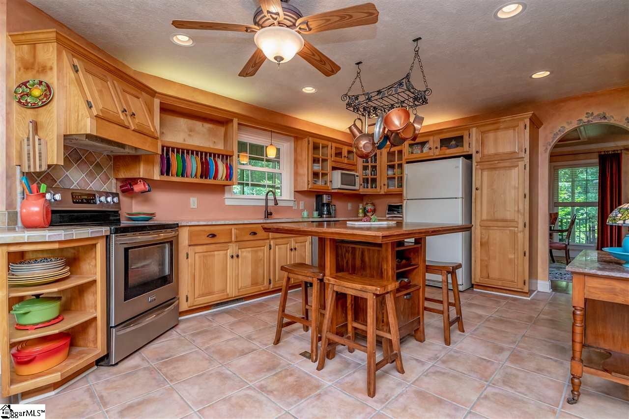 200 Doe Run Pickens, SC 29671 - Photo 6 of 36 Gallery Image 6