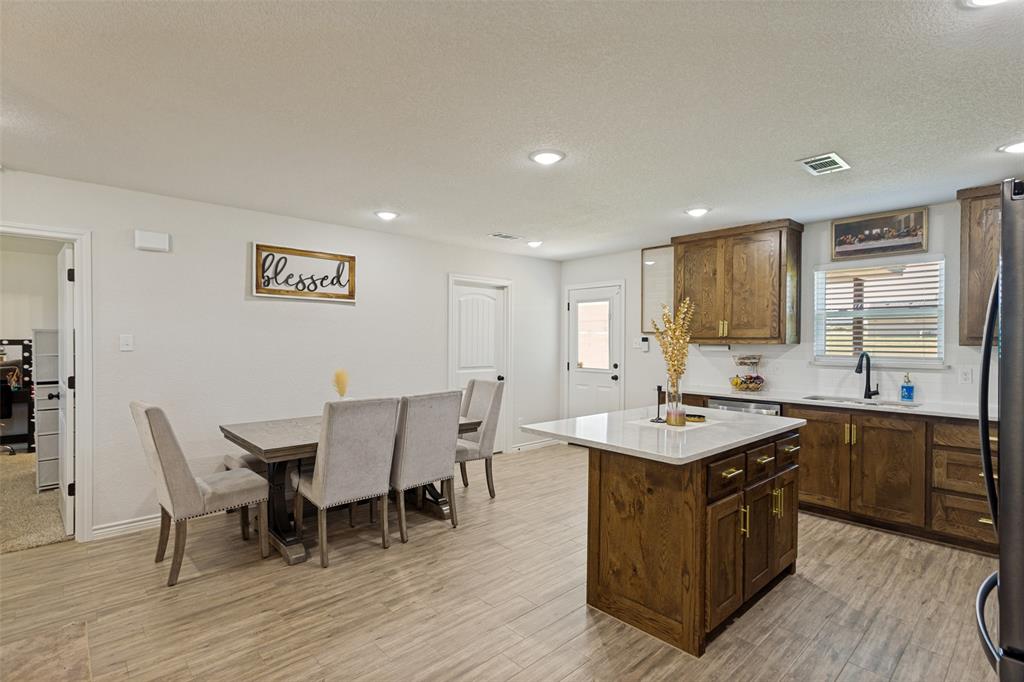 205 Altom Road Springtown, TX 76082 - Photo 13 of 25