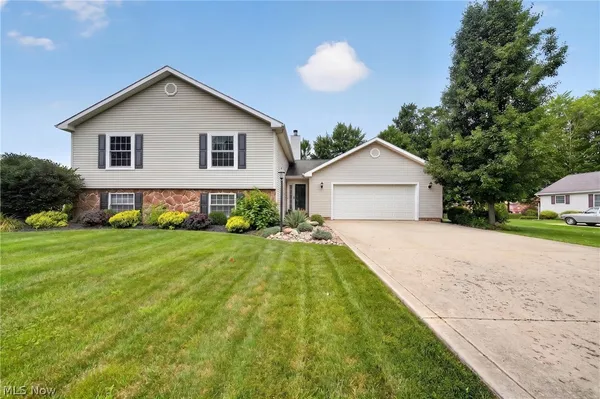 $379,000 | 413 Brittany Lane, Jefferson, OH 44047