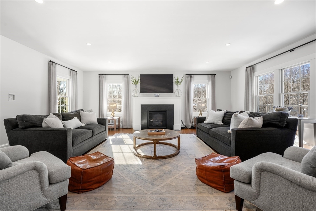 192 Clapp Road Scituate, MA 02066 - Photo 10 of 41