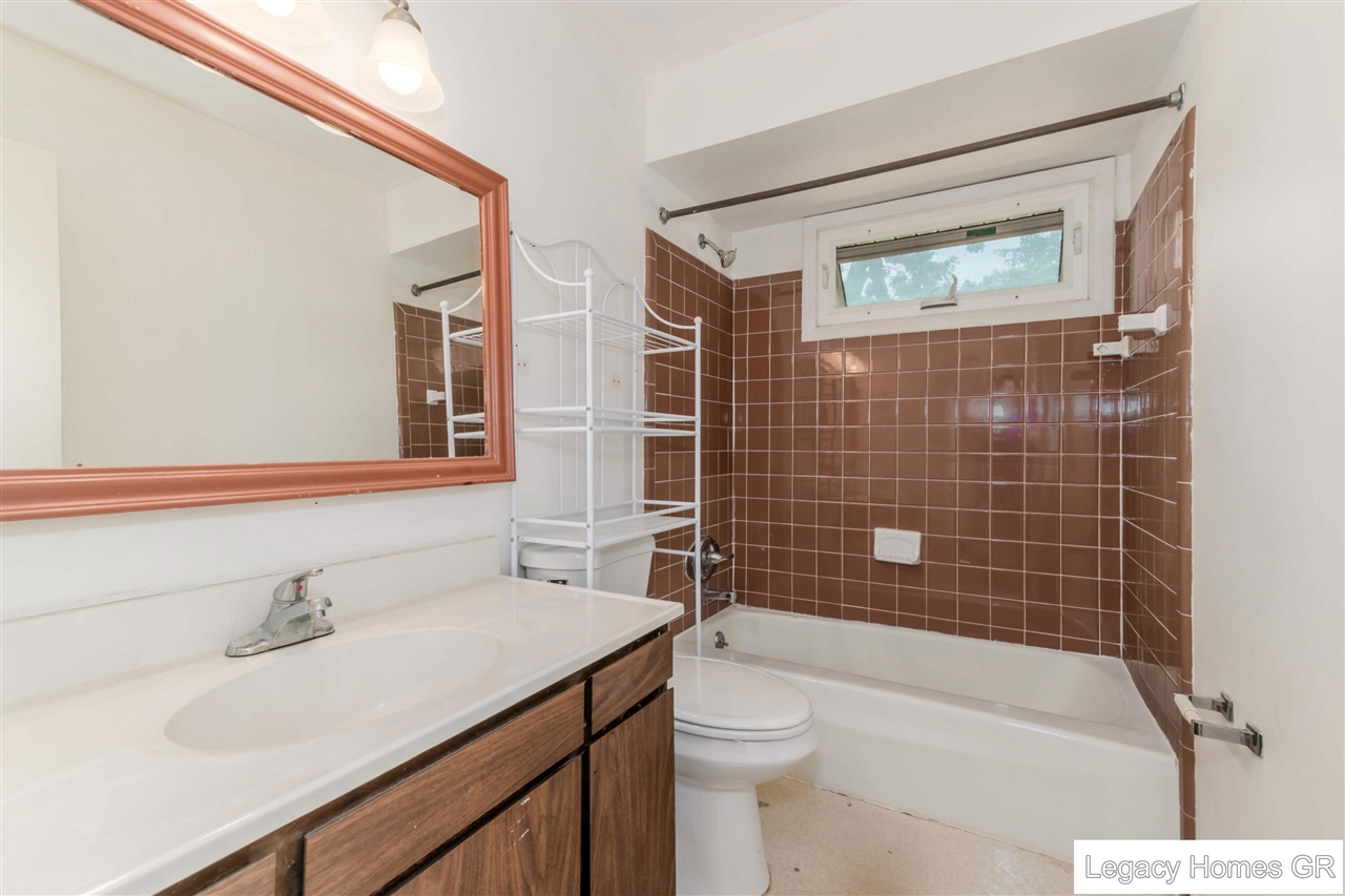 5890 Ridgebrook Drive, Unit 5892 Grand Rapids, MI 49508 - Photo 15 of 38