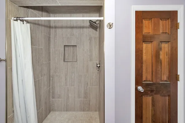 $549,900 | 213 Milton Road, Athens, AL 35611