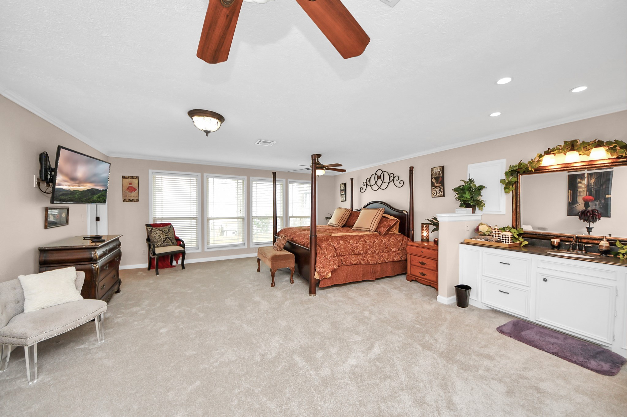 292 Kickapoo Drive Livingston, TX 77351 - Photo 16 of 50 Large Primary with views to the Lake