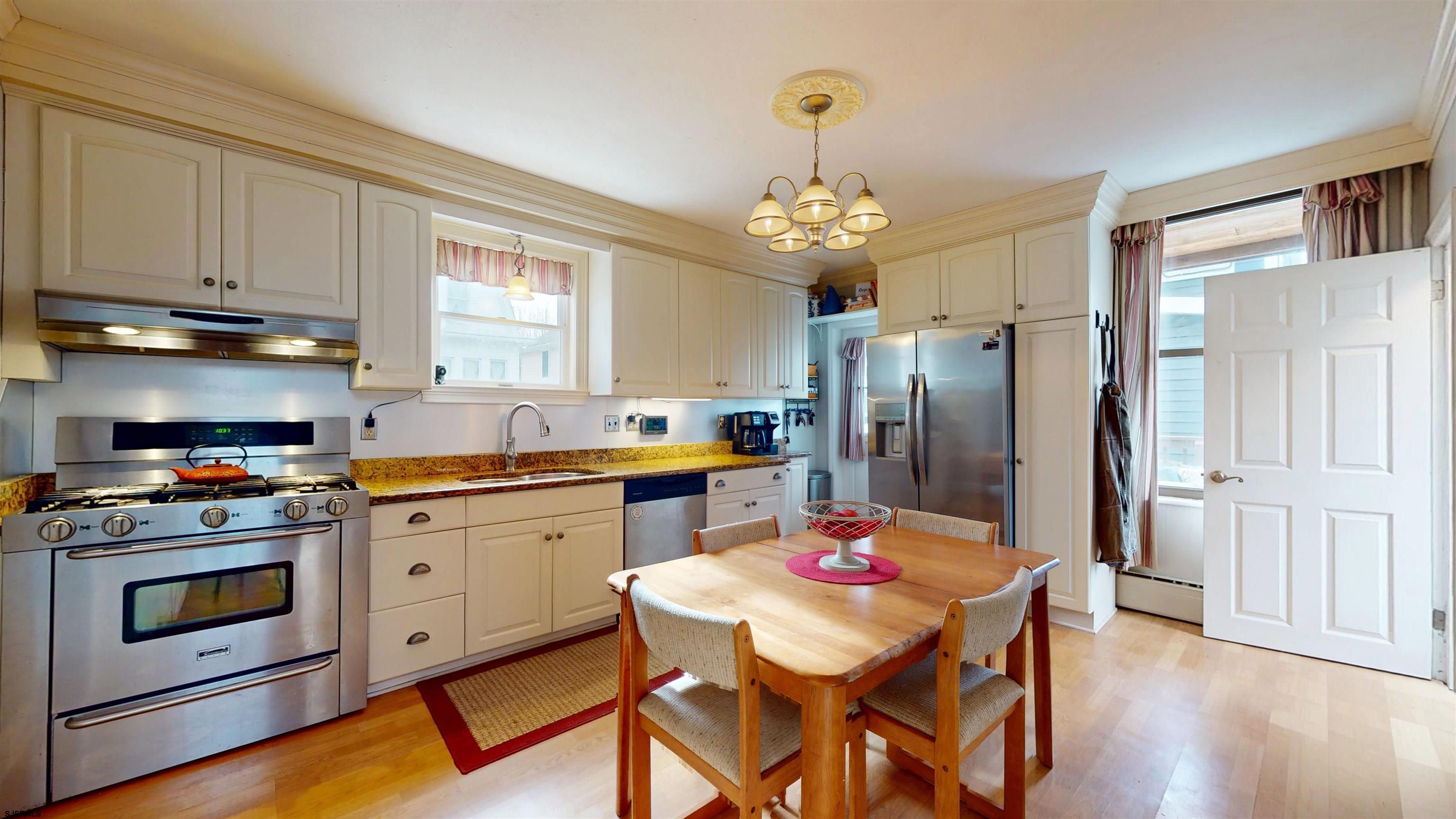 52 South Raleigh Avenue Atlantic City, NJ 08401 - Photo 4 of 60