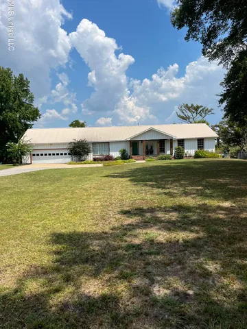 $330,000 | 4345 Lake City Road, Yazoo City, MS 39194