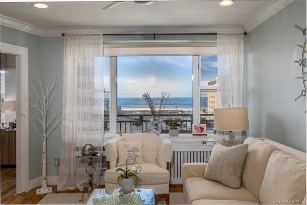 $518,000 | 333 East Broadway, Unit 4H, Long Beach, NY 11561