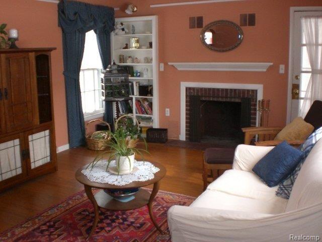 435 Taylor Avenue Rochester, MI 48307 - Photo 8 of 18 inter2.JPG