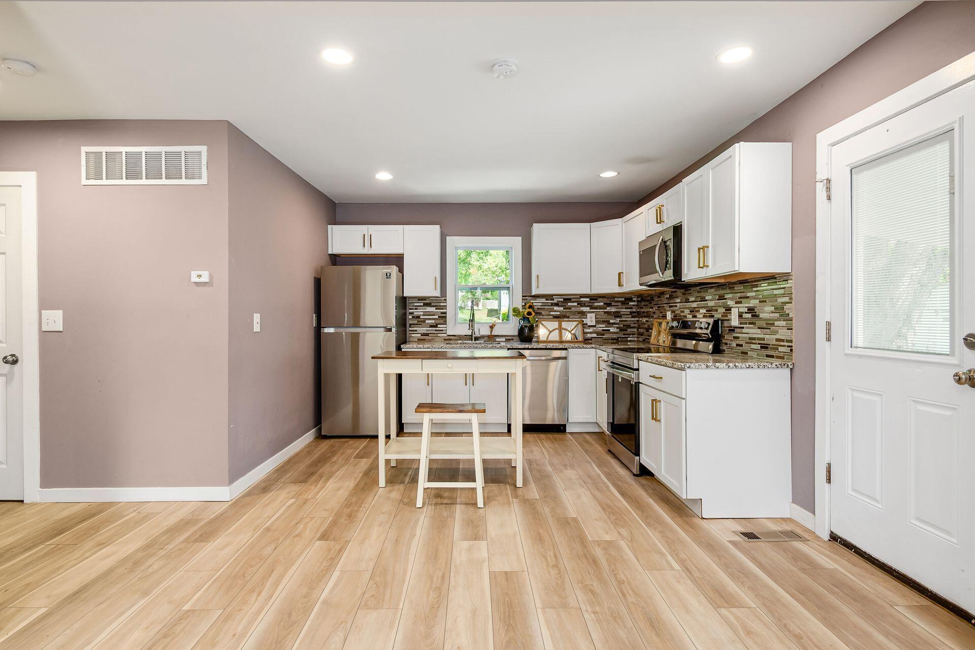 168 London Road Delaware, OH 43015 - Photo 15 of 43 016_f698424e_K 168 London 064