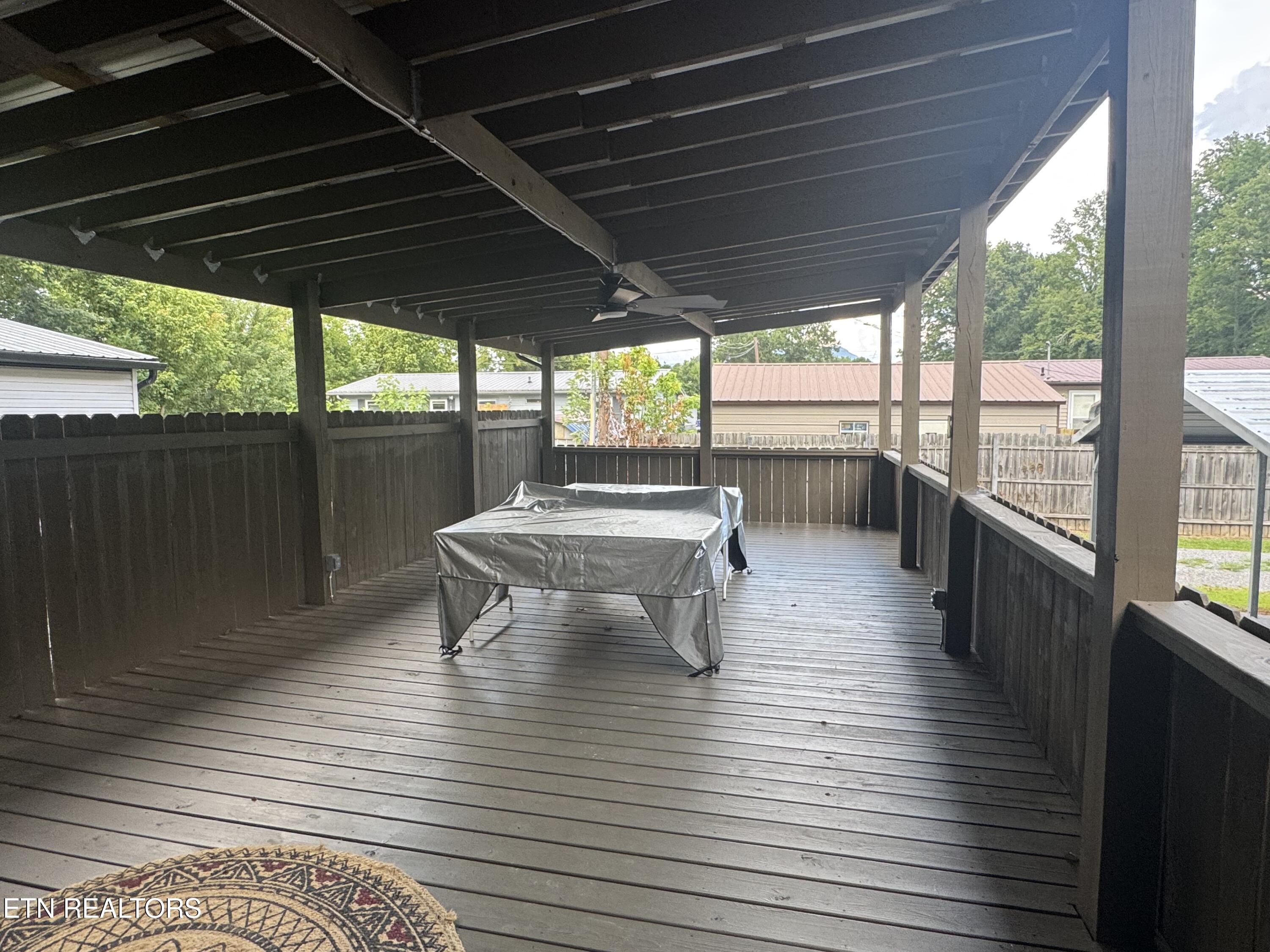 810 Rochester Avenue Middlesboro, KY 40965 - Photo 13 of 15 Huge Covered Back Deck