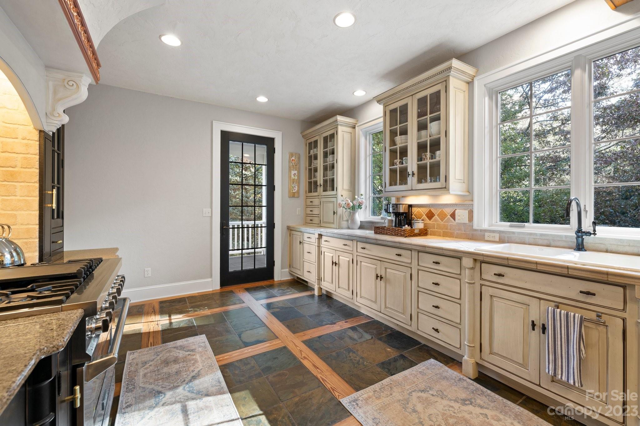 850 Barclay Road Brevard, NC 28712 - Photo 22 of 48 Gallery Image 22