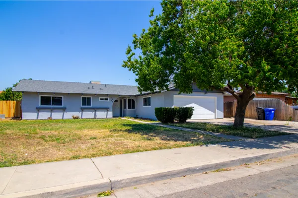 $338,700 | 1620 West Grand Avenue, Porterville, CA 93257