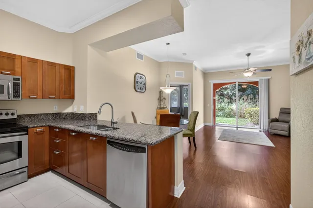 $2,200 | 59 Southeast Palermo, Unit 106, Stuart, FL 34994