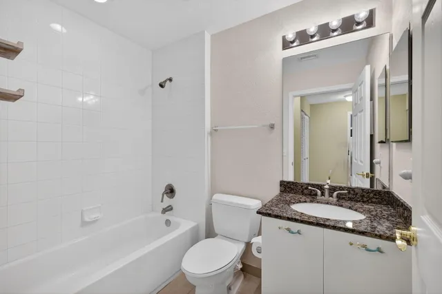 $2,200 | 59 Southeast Palermo, Unit 106, Stuart, FL 34994