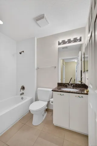 $2,200 | 59 Southeast Palermo, Unit 106, Stuart, FL 34994