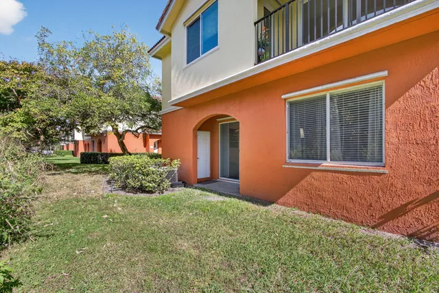 $2,200 | 59 Southeast Palermo, Unit 106, Stuart, FL 34994