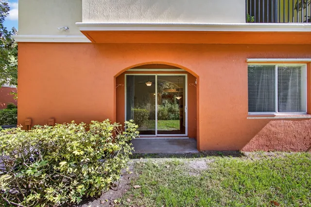 $2,200 | 59 Southeast Palermo, Unit 106, Stuart, FL 34994