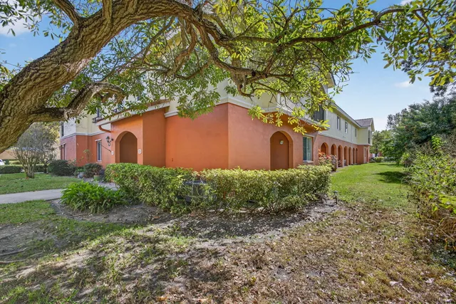 $2,200 | 59 Southeast Palermo, Unit 106, Stuart, FL 34994