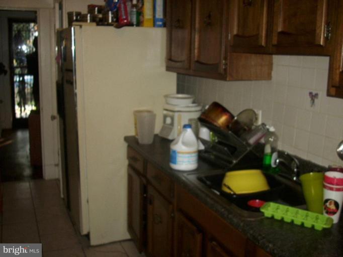 1402 North Rosedale Street Baltimore, MD 21216 - Photo 4 of 7 Kitchen