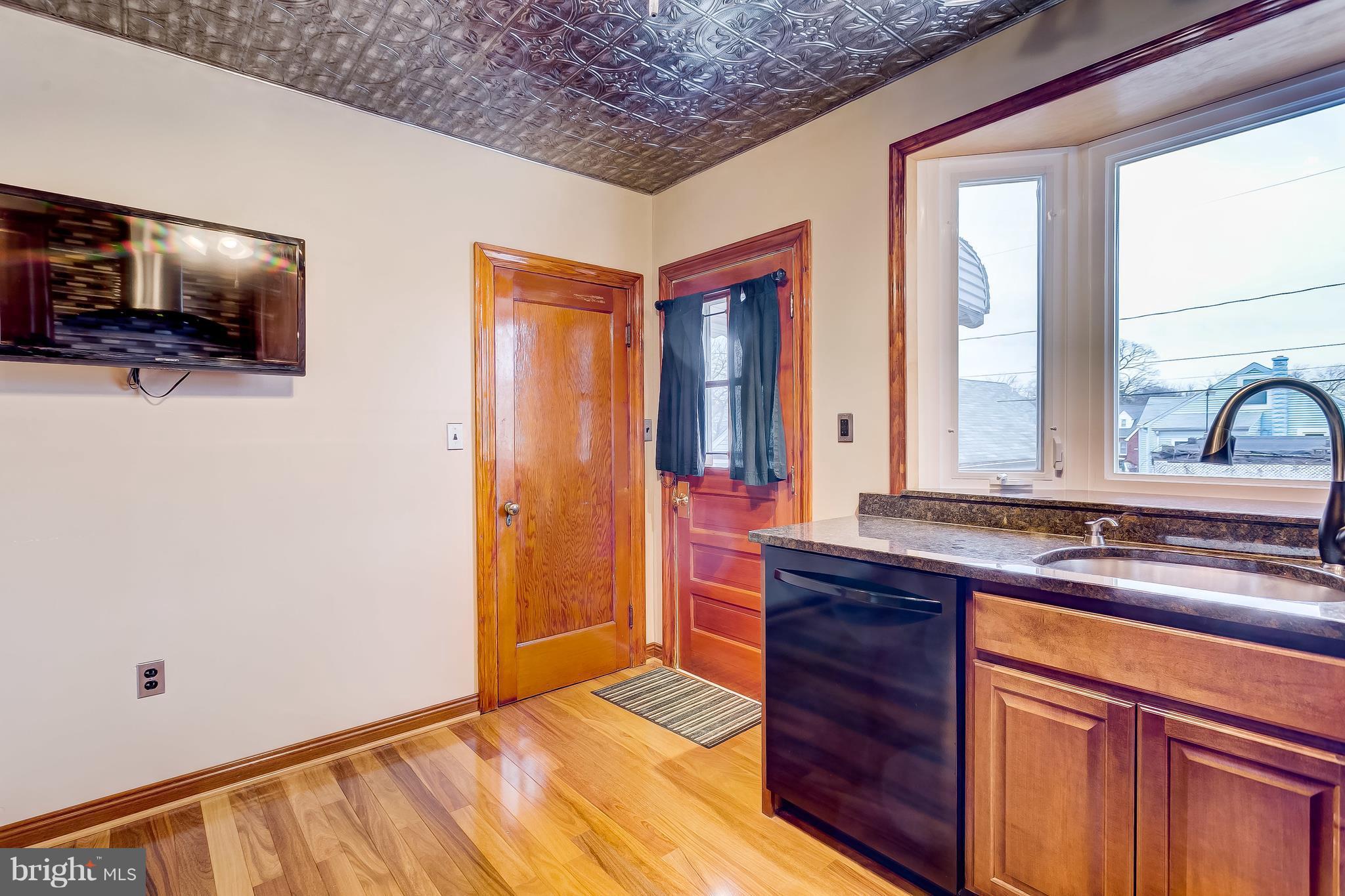 2602 Wentworth Road Baltimore, MD 21234 - Photo 7 of 28 Sleek Black Appliances