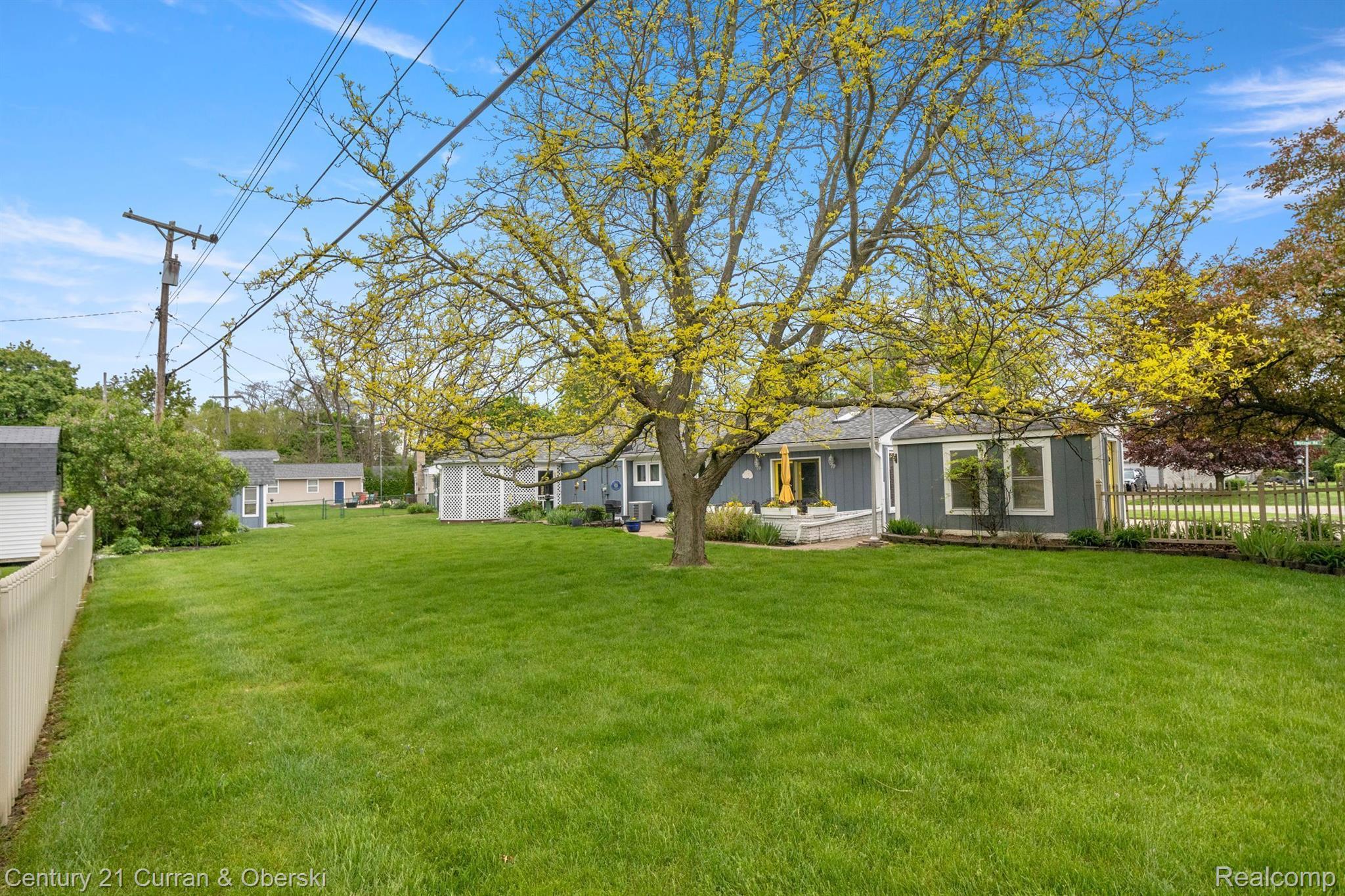 2165 Metzner Road Walled Lake, MI 48390 - Photo 22 of 30 Gallery Image 22