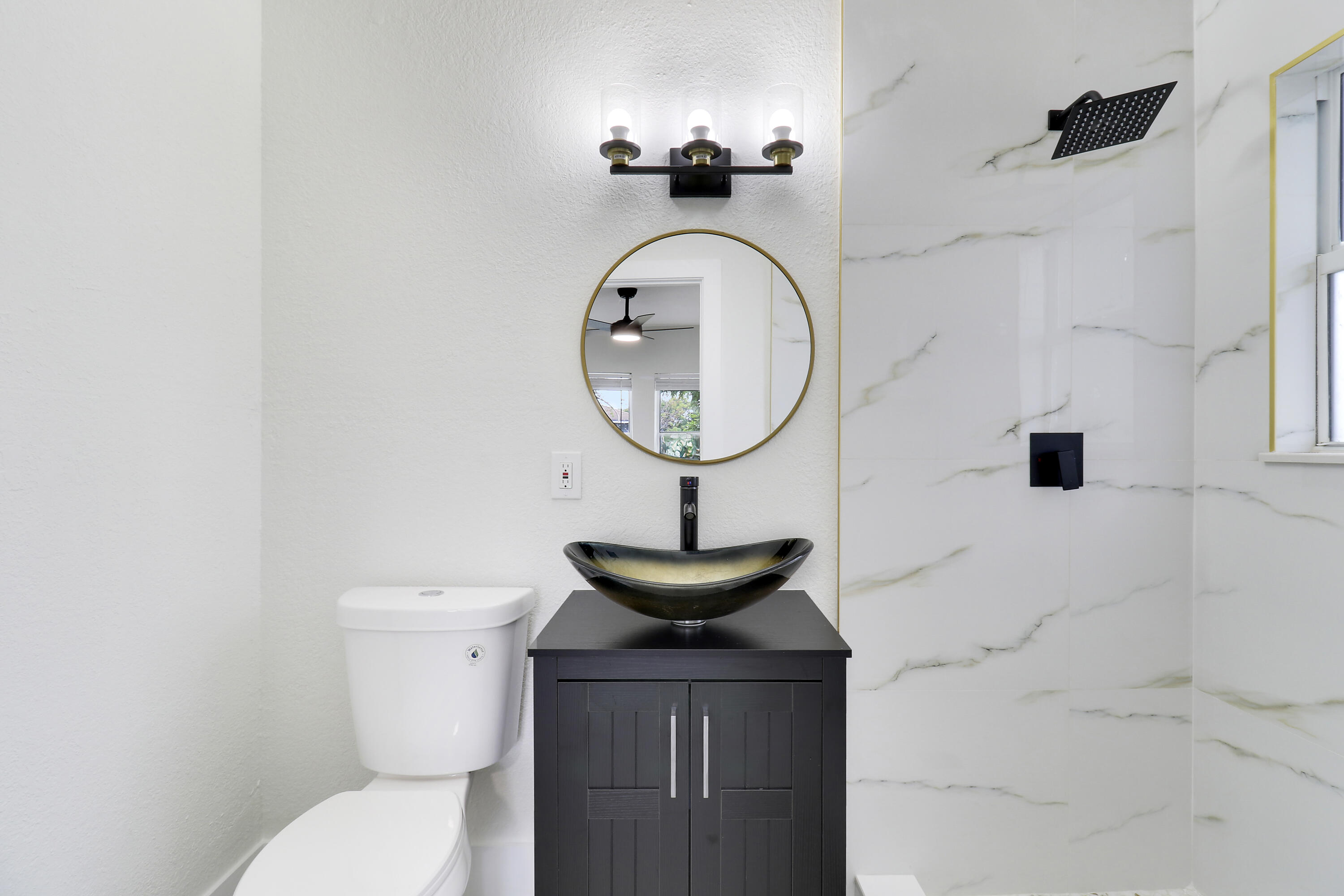 1243 West 26th Street Riviera Beach, FL 33404 - Photo 15 of 28 Primary Bathroom